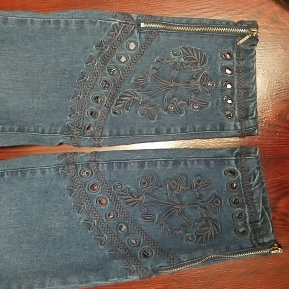 Ankle jeans with embroidery - Picture 5 of 6